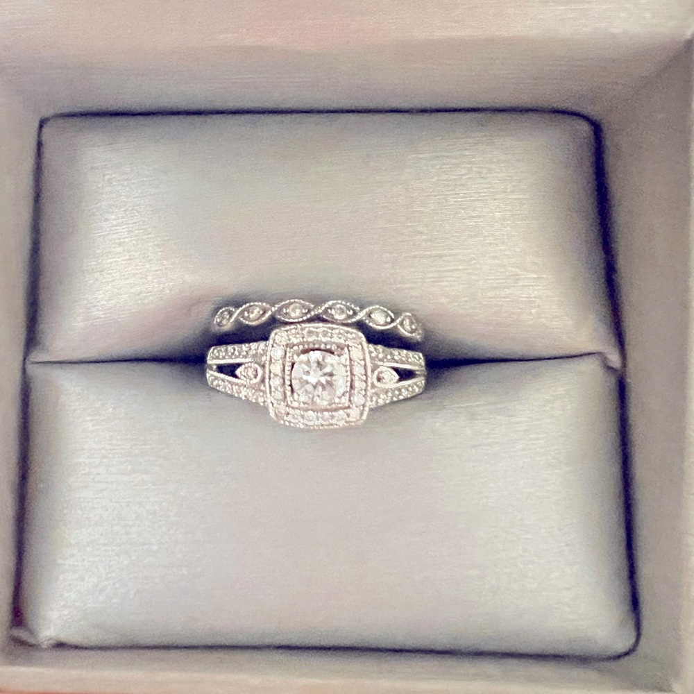 Zales natural diamond wedding band size 6.25